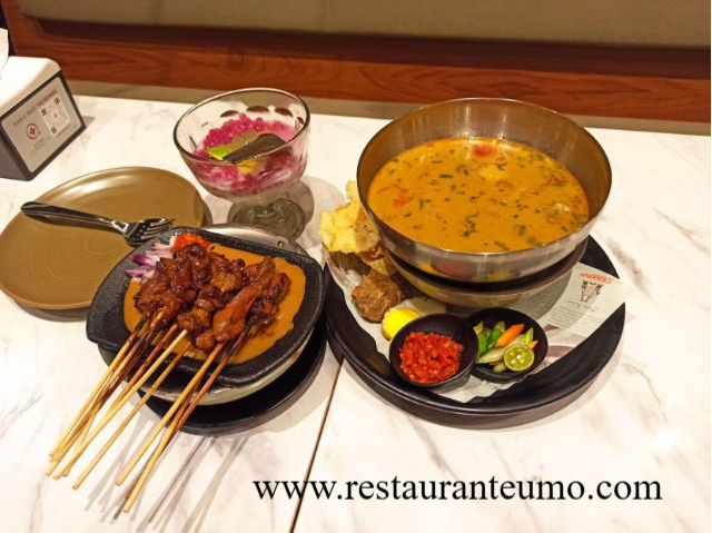 Kelezatan yang Menggoda: Menikmati Sate Madura di Sate Khas Senayan